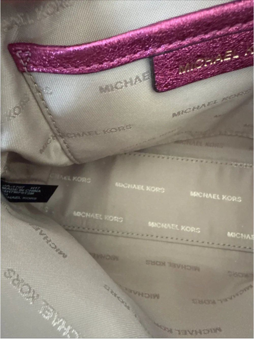 Michael Kors Medium Travel Pouch Bag METALLIC Leather Zip Around Cosmetic Pouch